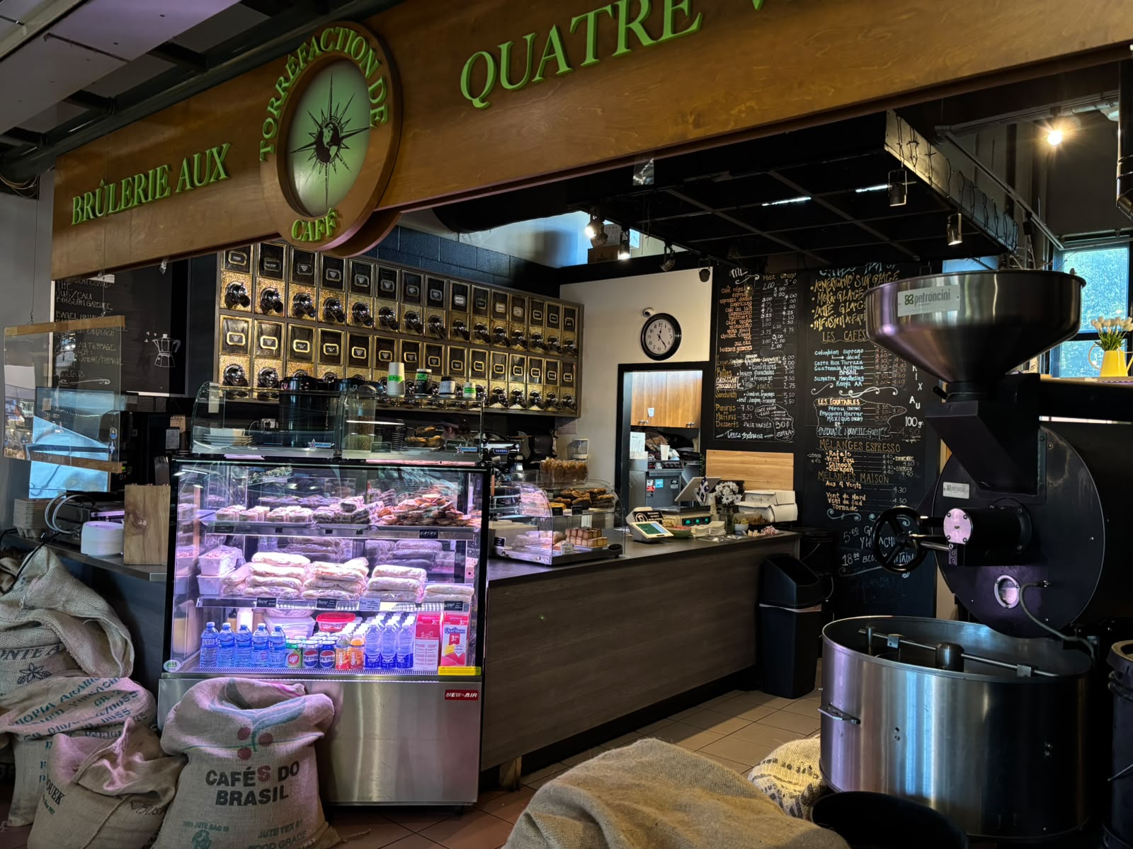 Le comptoir de la Brûlerie aux Quatre Vents au Marché Atwater