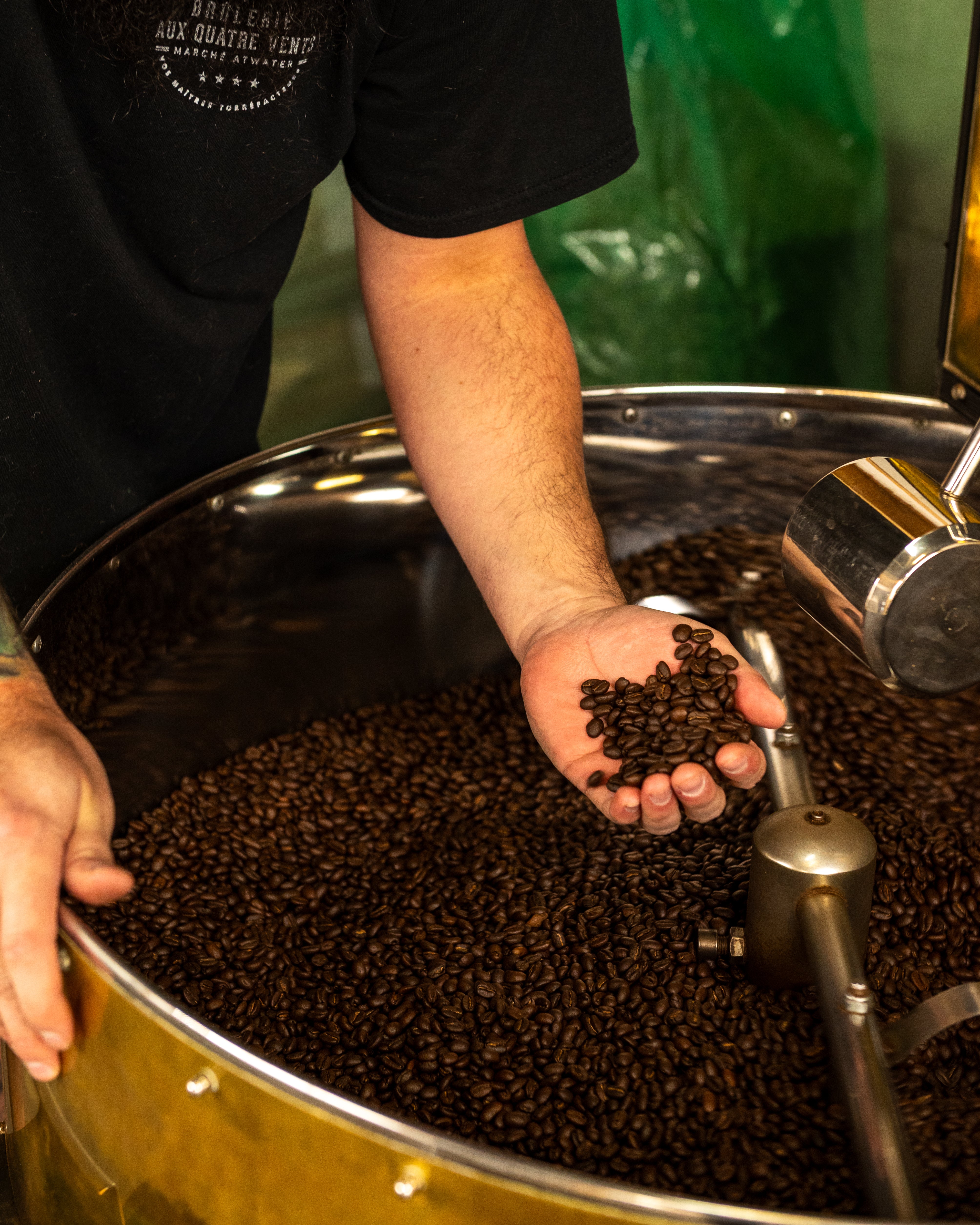 Torréfaction du café à l'atelier de Mercier